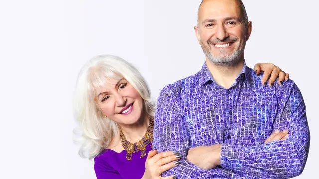 Laura Khatchikyan met haar zoon Gor Khatchikyan door Nathalie van der Straten.