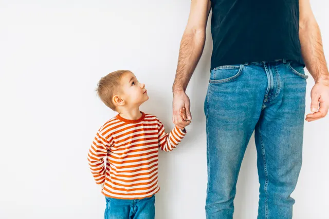 Yvonne Bijl, christelijk orthopedagoog, deelt haar inzichten over de rol van vaders in de opvoeding.