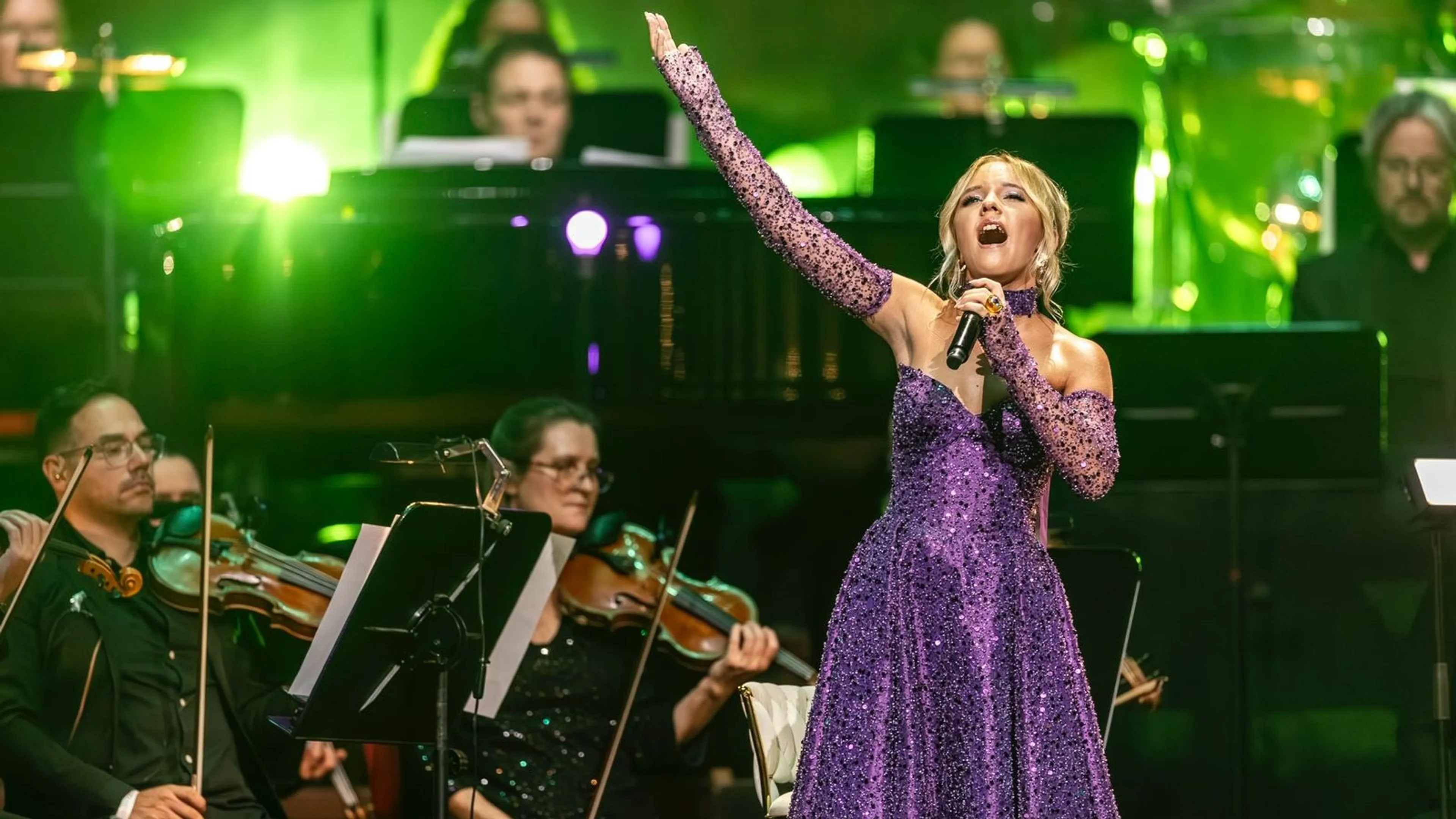 MAX zendt de registratie uit van de eerste soloconcerten van Emma Kok in het Concertgebouw in Amsterdam.
