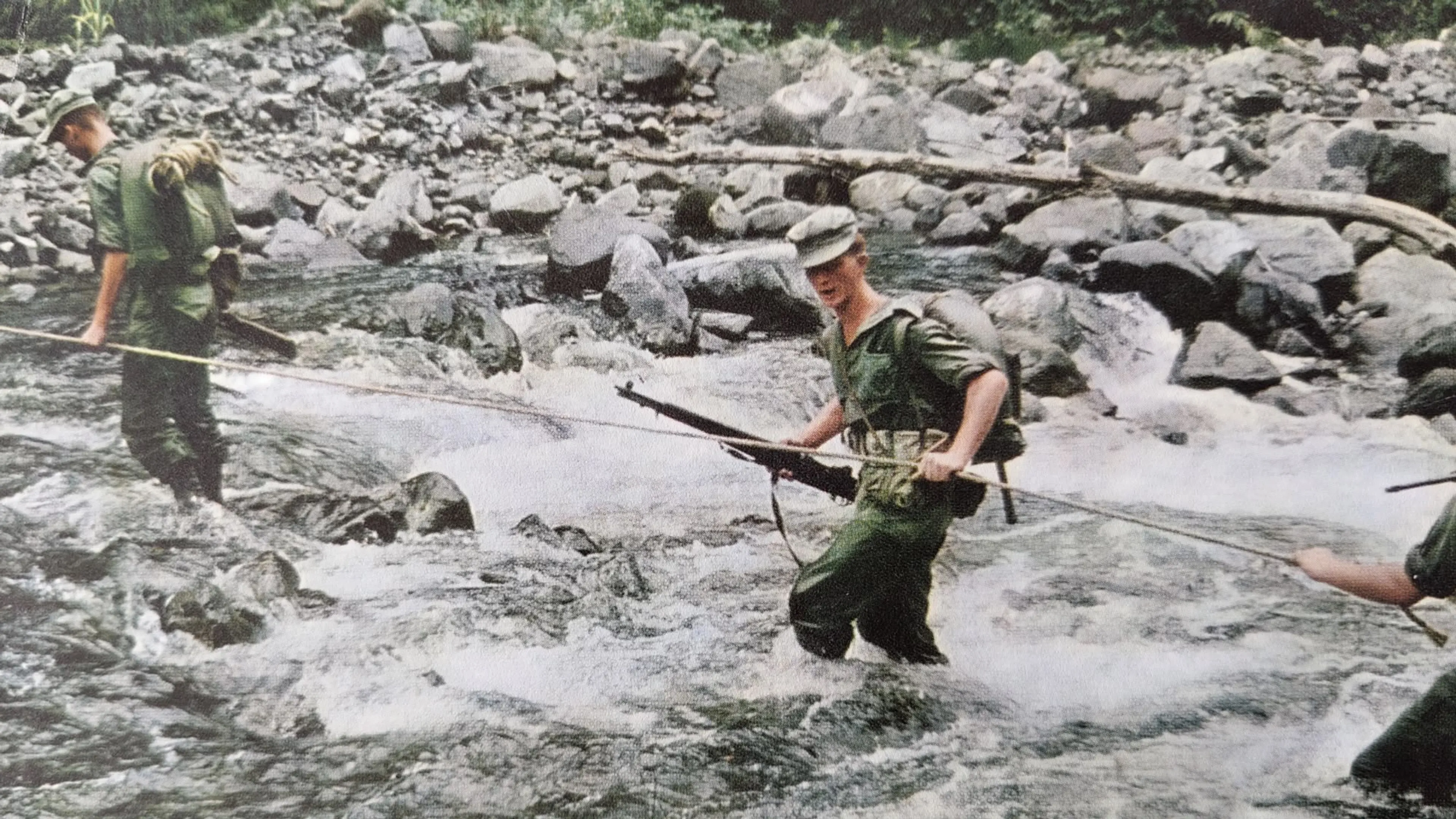 Hans van Opijnen in Nieuw Guinea