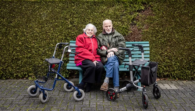 'Ook op je 97e wil je elkaar nog even vastpakken'.