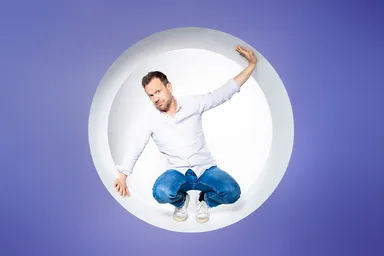 TimZingt prikt de HGJB-achterban lek: waarom lachen soms spannender is dan geloven