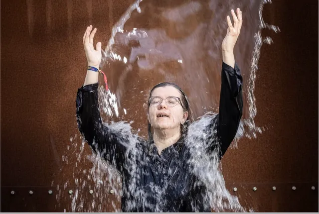 Mirjam van Elzelingen (25) liet zich eind vorig jaar dopen, na jaren van verslaving en depressie. Als een markering van een nieuw begin, een leven met God.