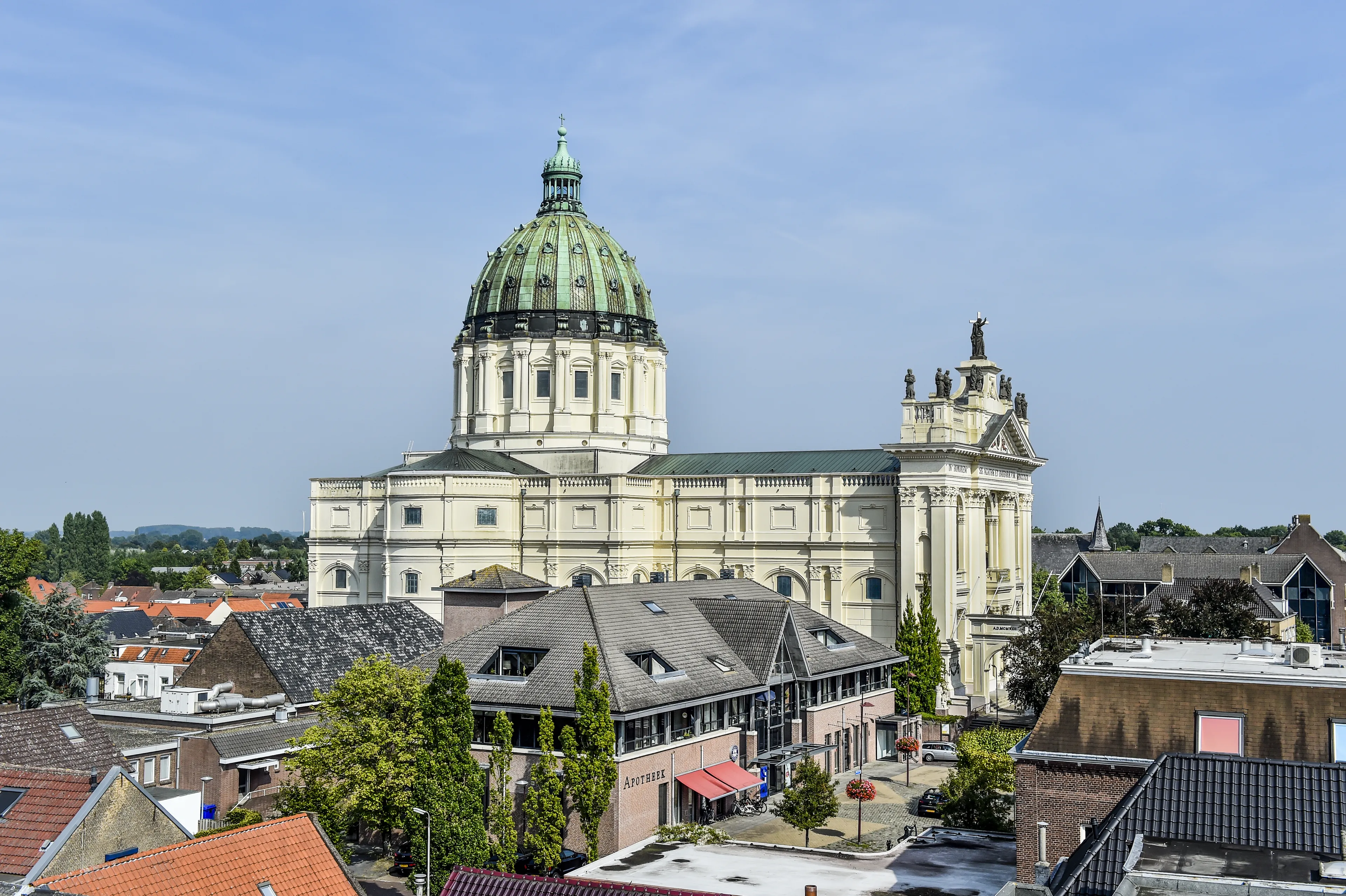 Achter de deuren van unieke kerken