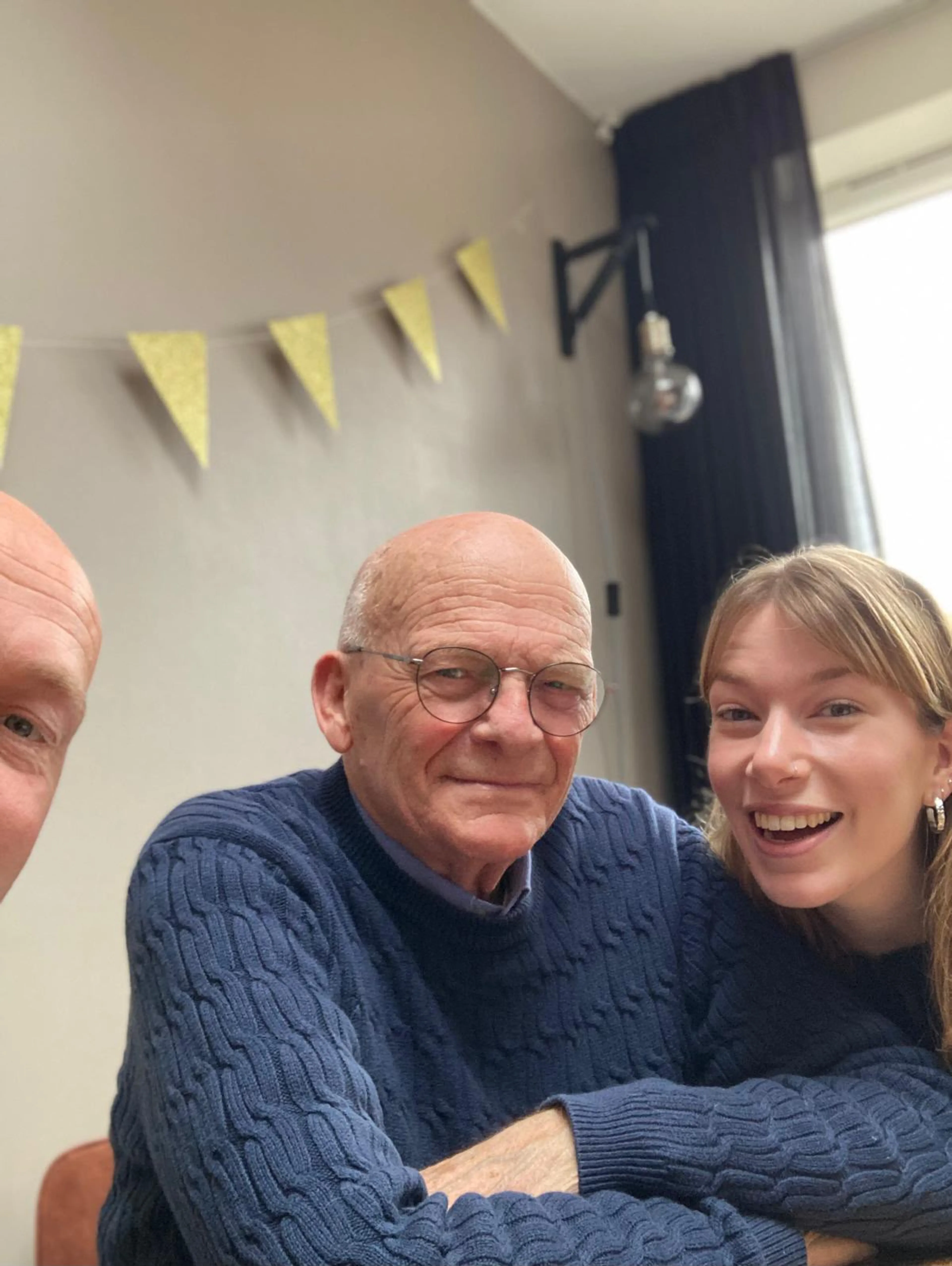 Loïs met haar opa Hans