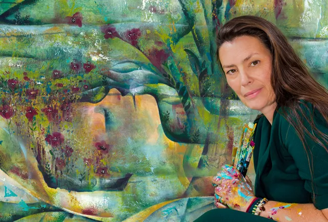 Kinderboekenillustrator Marjolein Hund verzorgde alle illustraties in de Kinderbijbel bij de Herziene Statenvertaling en publiceerde twee boeken: Ruach en Heden.