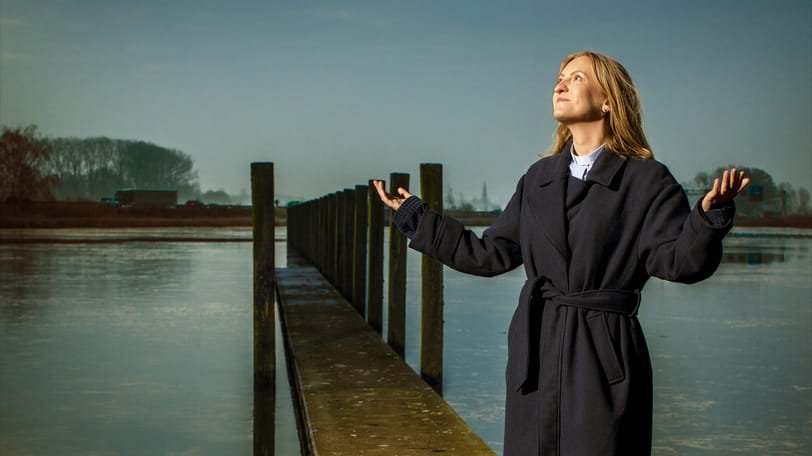 Diaken en oud-Theoloog des Vaderlands Thelma Schoon: ‘Bidden zet je in beweging’