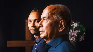 Vader Roy en zoon Jordy zijn allebei voorganger: 'Volgens anderen lijken we op elkaar'