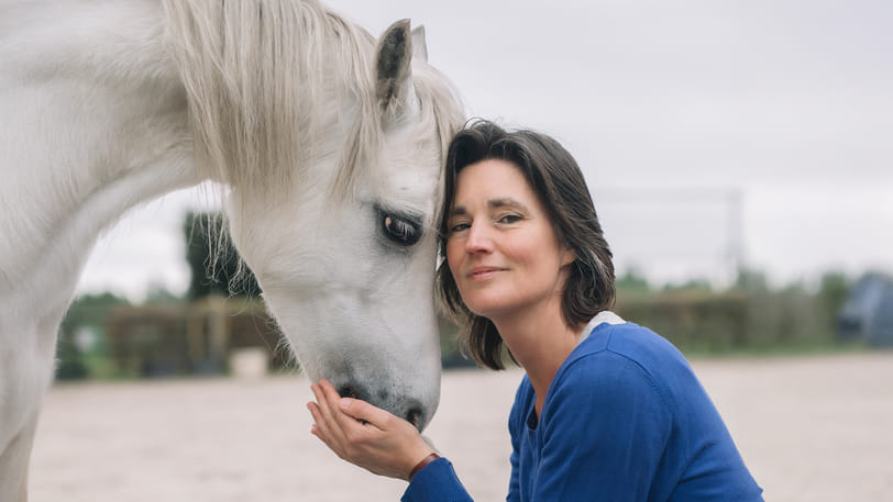 Anneke is paardencoach: 'Flo dwingt me eerlijk naar mezelf te kijken'