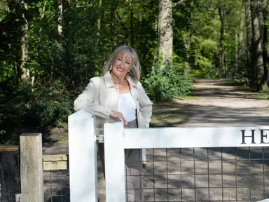 Hoe gaat het met voormalig EO-presentator Paulien Zeeman? 'Ik werd gegroet op straat, dat vond ik benauwend'