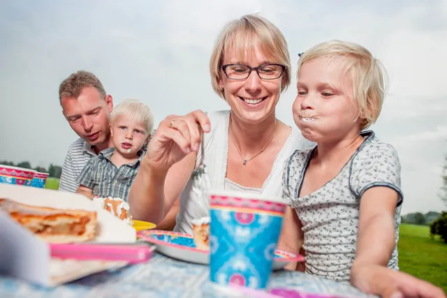 Hoe betrek je kinderen en jongeren positief bij de kerk en het geloof?.