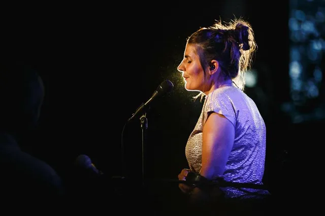 Lees ook:Kinga Bán zingt ontroerend lied voor haar kinderen.