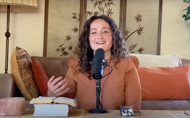 Babette uit B&B vol liefde: 'God is de enige die onvoorwaardelijke liefheeft'.