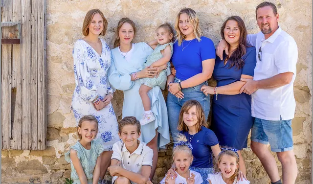 Nieuw: 'Grote gezinnen emigreren' – met familie Gnodde én de familie Jelies.