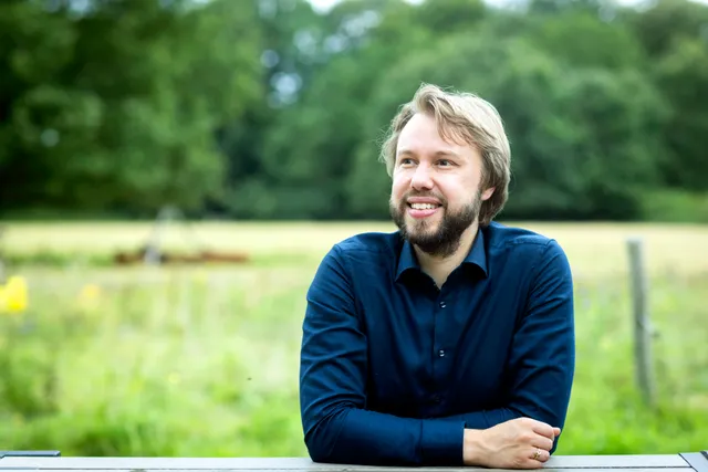 Paul Schenderling in de natuur.