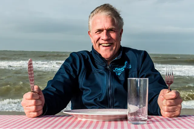 Cabaratier én organisator van de bidden- en vastenconferentie.
