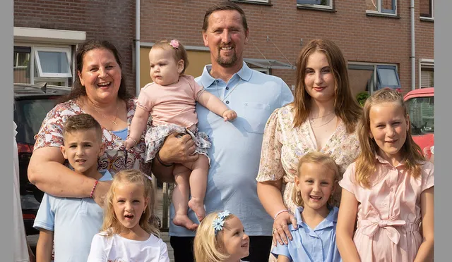 Familie Jelies in nieuwe serie Een Huis Vol in Spanje.
