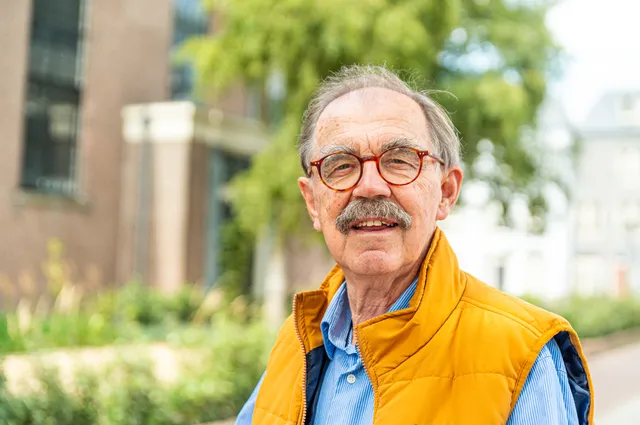 Wim de Knijff buiten.