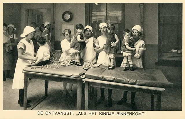 De ontvangst van de kinderen.