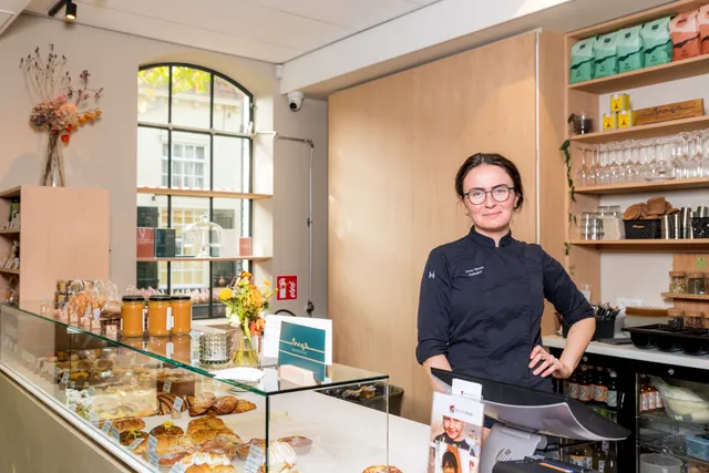 Anna Yilmaz in haar Smaakatelier.