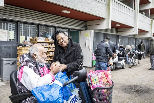 Lees ook: Regina Mac-Nack runt al dertig jaar een voedselbank.