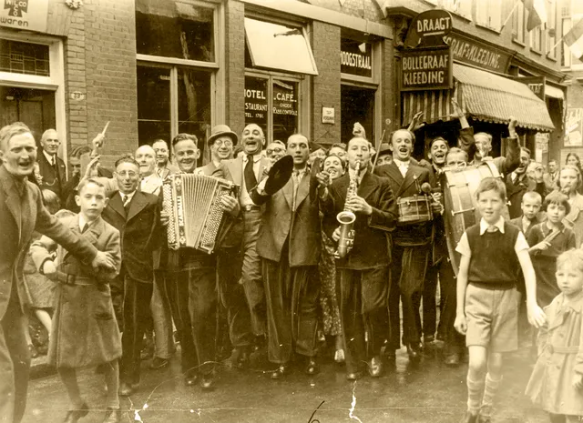 Nederlandse straatnamen die mensen uit de Tweede Wereldoorlog herdenken.