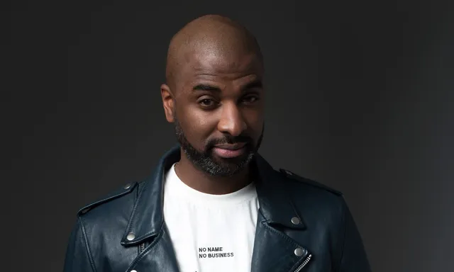 Dwight Dissels een echte Nederlander met songtekst.