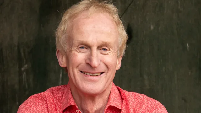 Zo ziet het ideale weekend van zanger en voorganger Rob Favier (70) eruit. Onder het motto 'muziek met een glimlach' verzorgt hij al jarenlang kerkdiensten en optredens door heel Nederland.