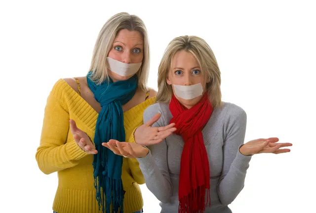 Vier manieren om weg te blijven van geroddel.