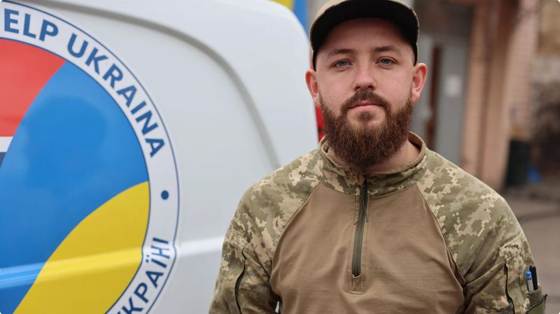 Oekraïense Pavlo brengt gesneuvelde soldaten thuis
